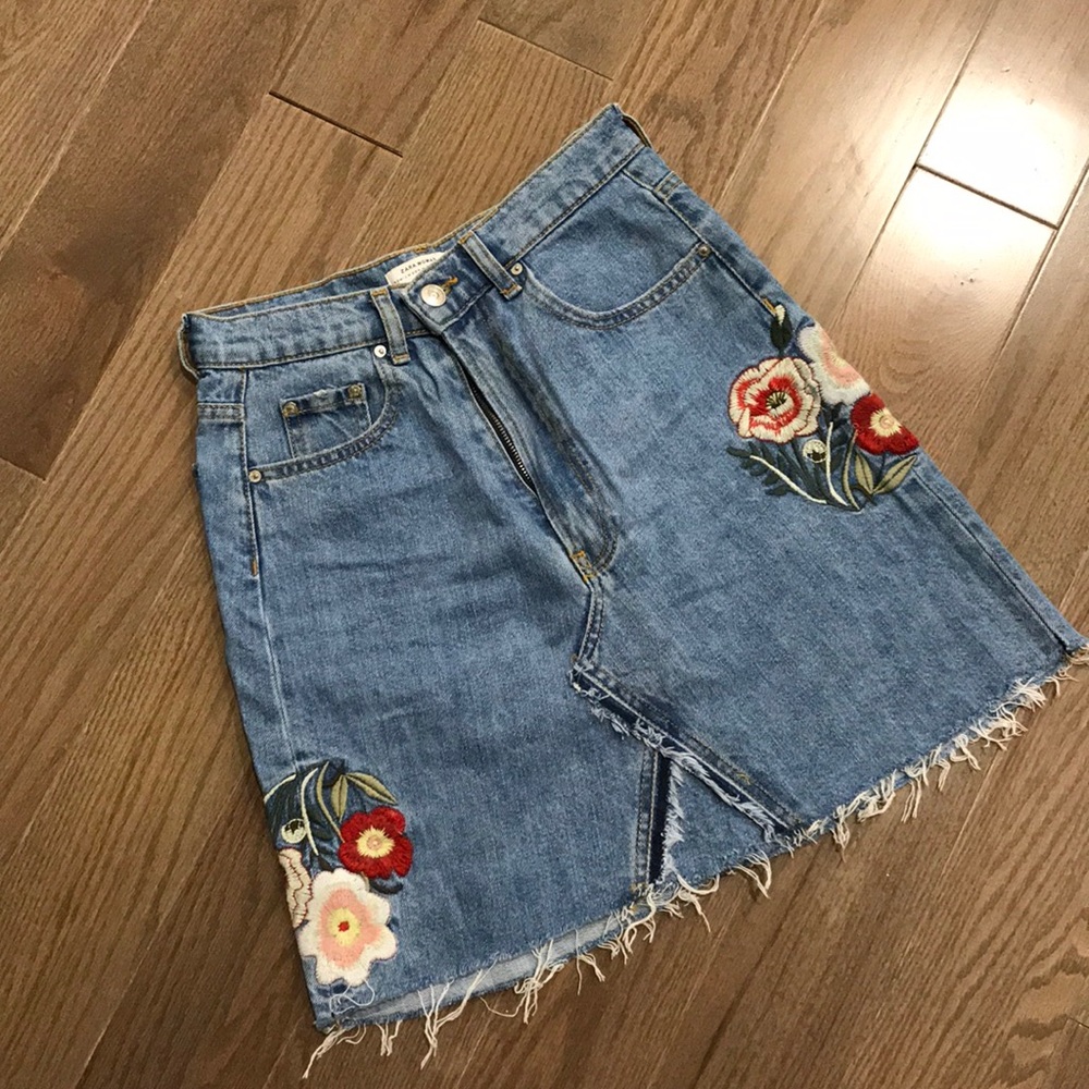 Embroidered Denim skirt